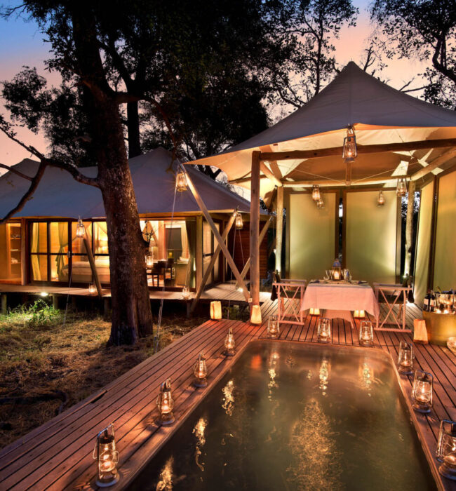 SKT Luxushotels Rundreisen Botswana Xaranna Suite private dinner at the pool Low Resolutio